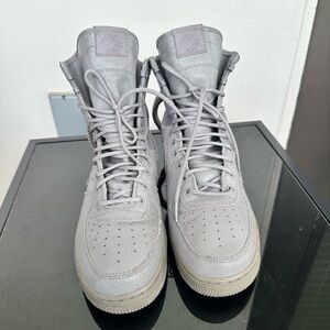 Nike SF Air Force, Men's Gray High-Top Sneakers